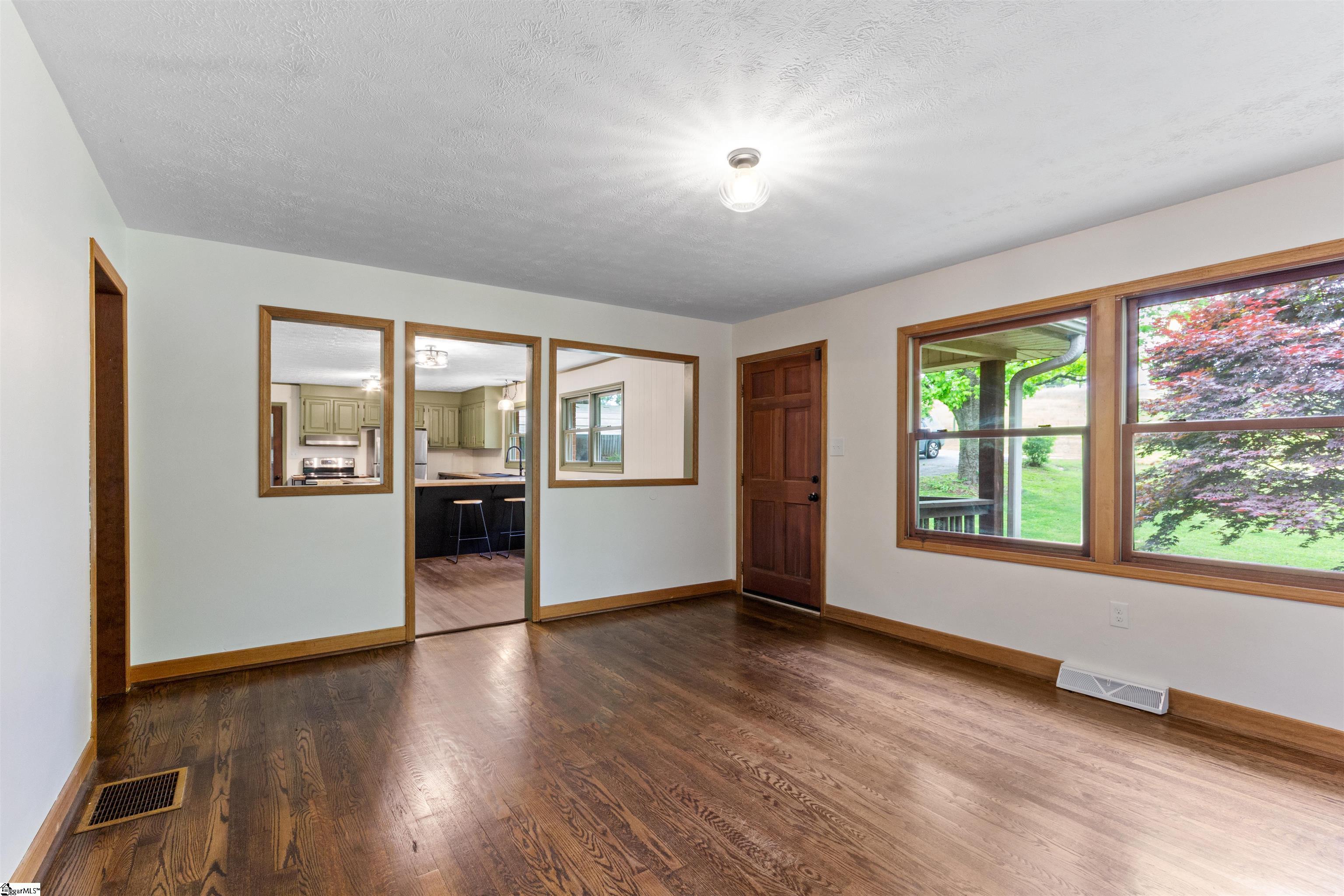 1121 Ireland Road