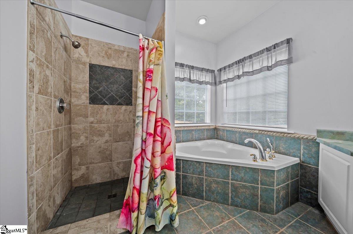 Simpsonville, South Carolina 29681, United States, 3 Bedrooms Bedrooms, ,3 BathroomsBathrooms,Residential,Contingent,183762