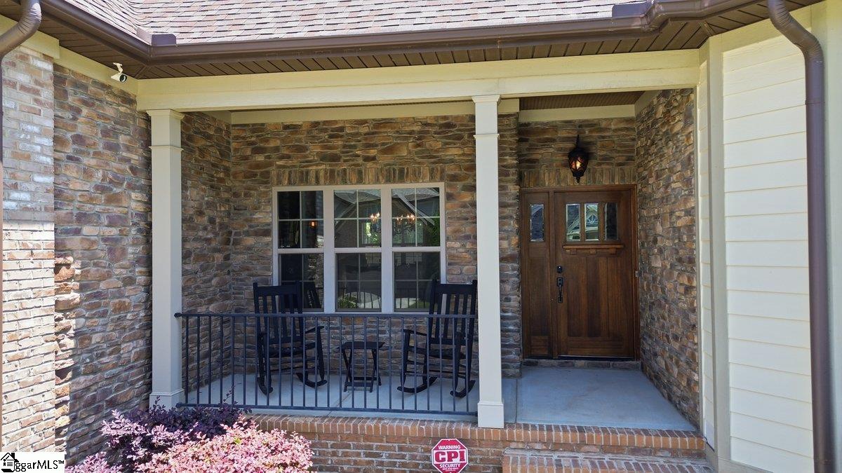 350 Laguna Lane