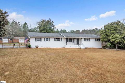 Photo of 904 Mcabee Road, Spartanburg, SC 29306 (MLS # 1578863)