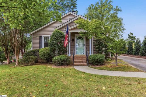 Photo of 619 Summit Drive, Greenville, SC 29609 (MLS # 1598342)