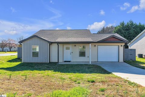 Photo of 1103 Southfield Street, Inman, SC 29349 (MLS # 1587096)