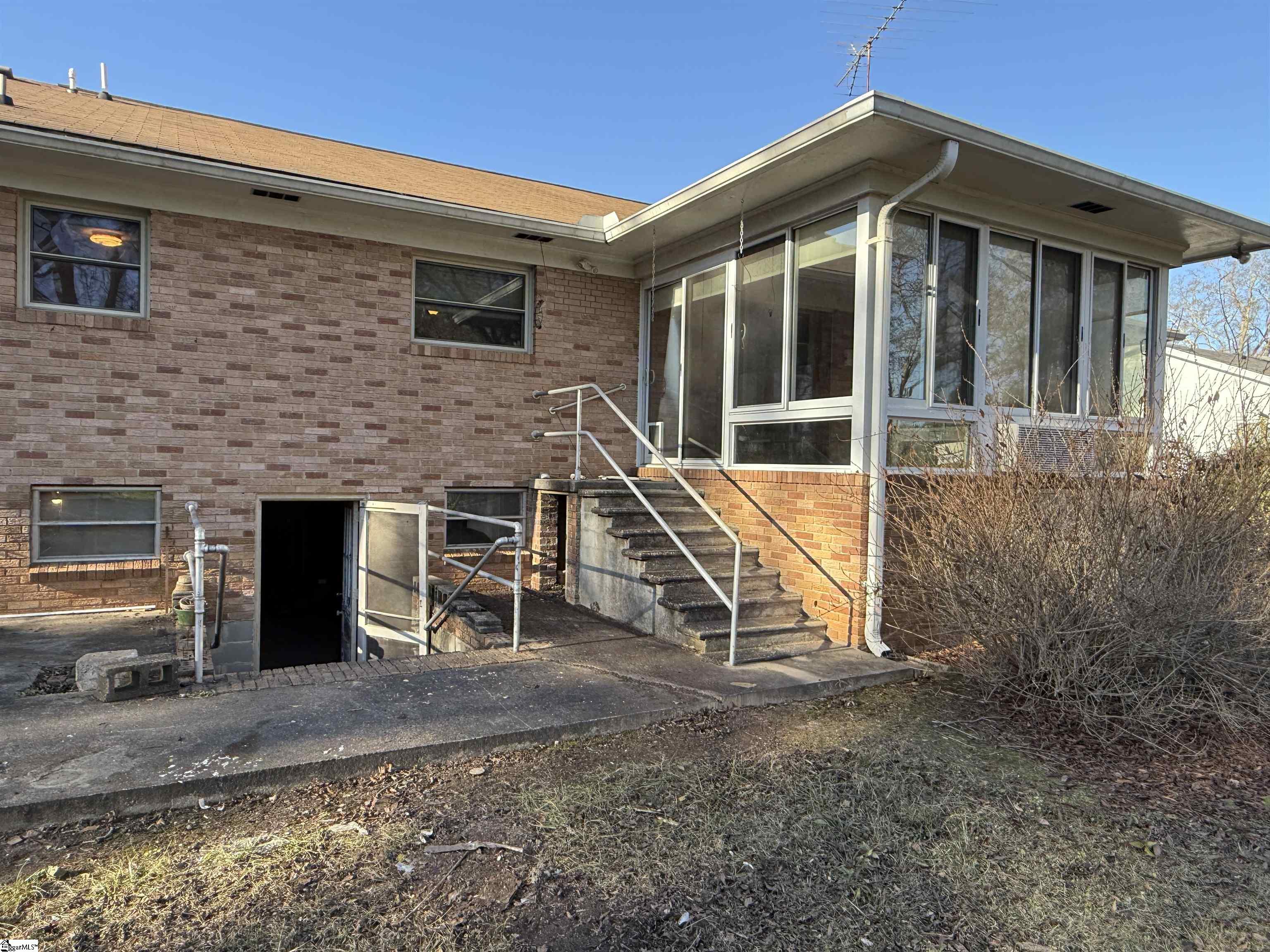 Clinton, South Carolina 29325, United States, 3 Bedrooms Bedrooms, ,2 BathroomsBathrooms,Residential,Active,252608