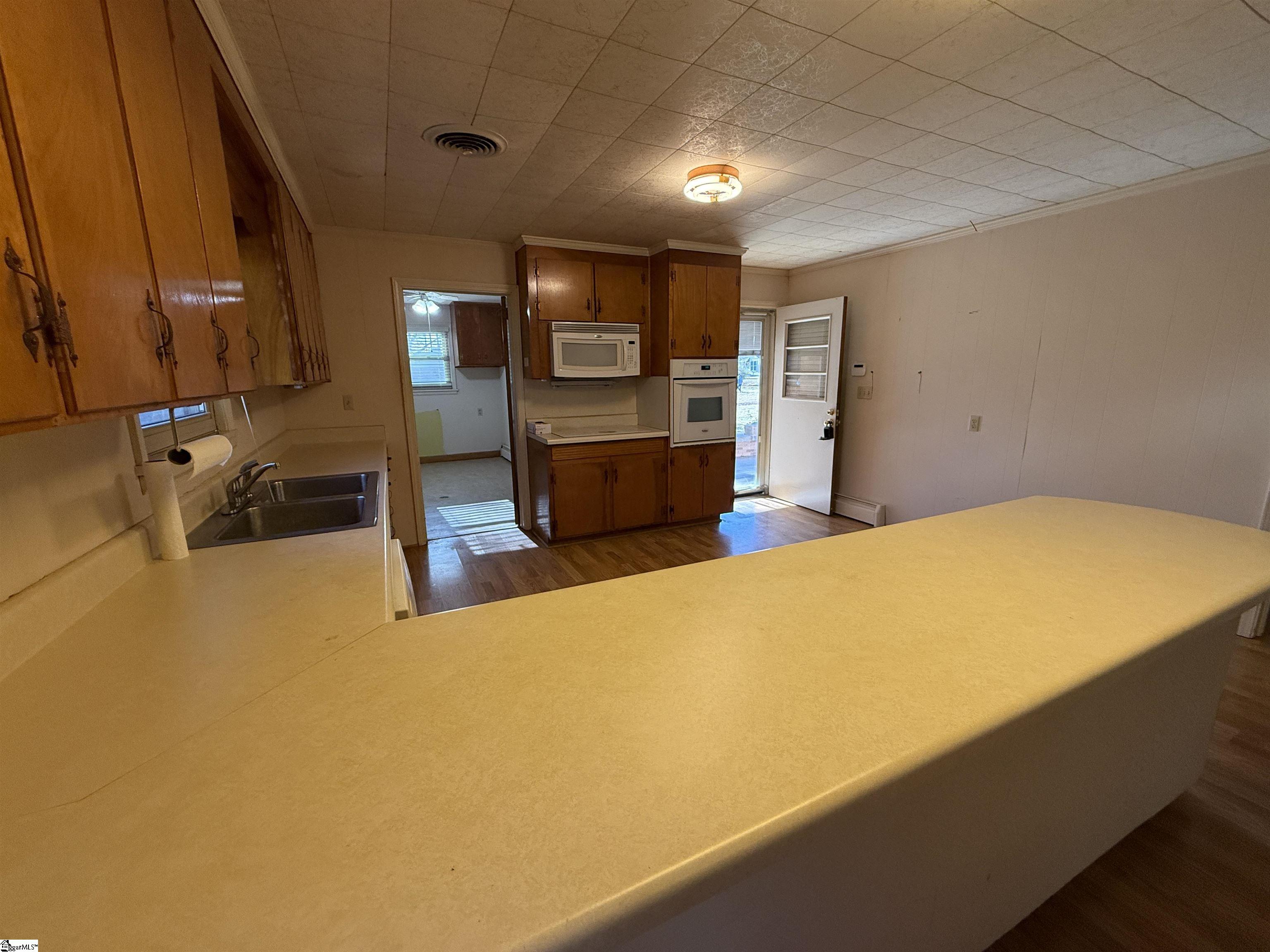 Clinton, South Carolina 29325, United States, 3 Bedrooms Bedrooms, ,2 BathroomsBathrooms,Residential,Active,252608