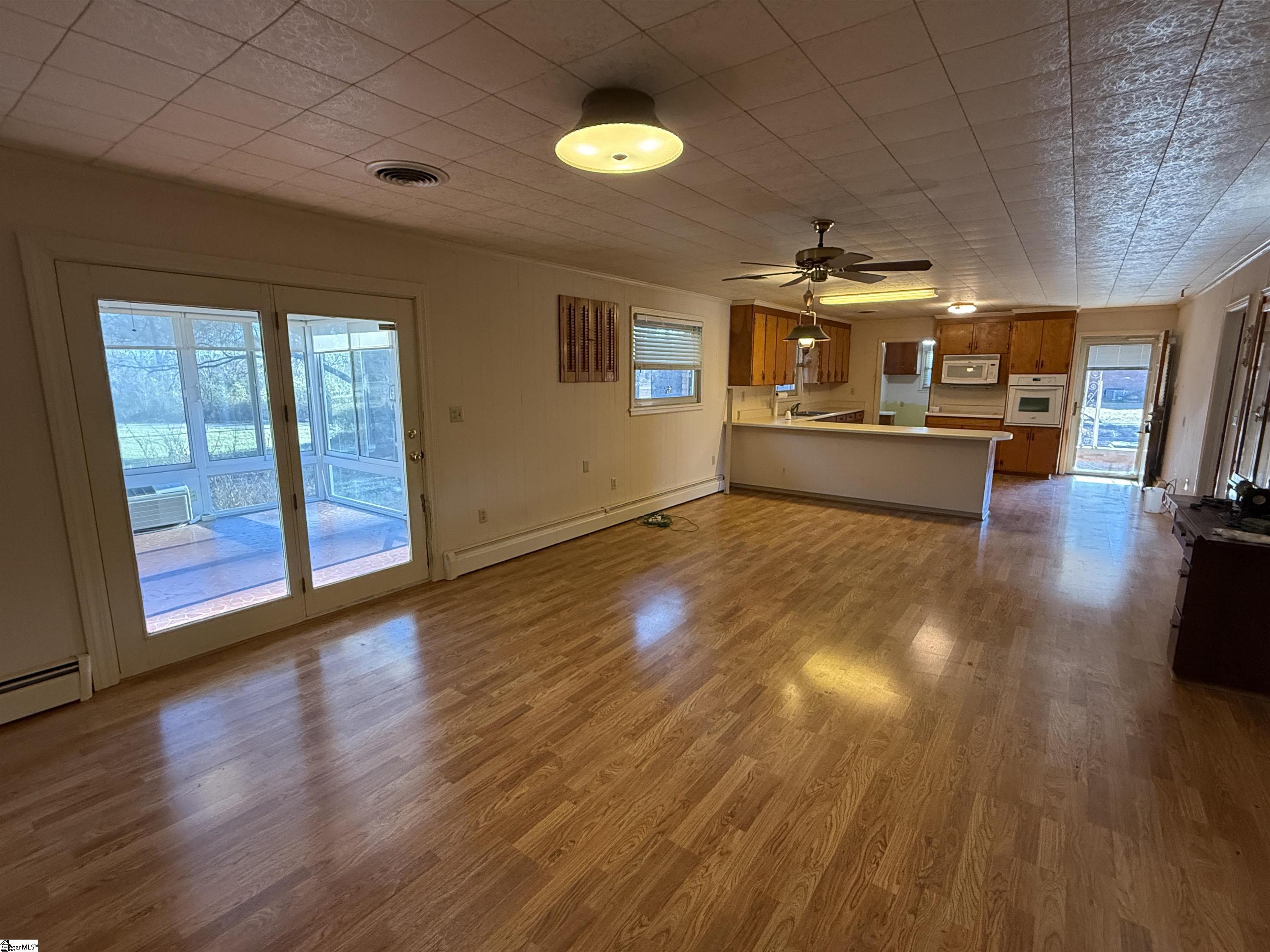 Clinton, South Carolina 29325, United States, 3 Bedrooms Bedrooms, ,2 BathroomsBathrooms,Residential,Active,252608