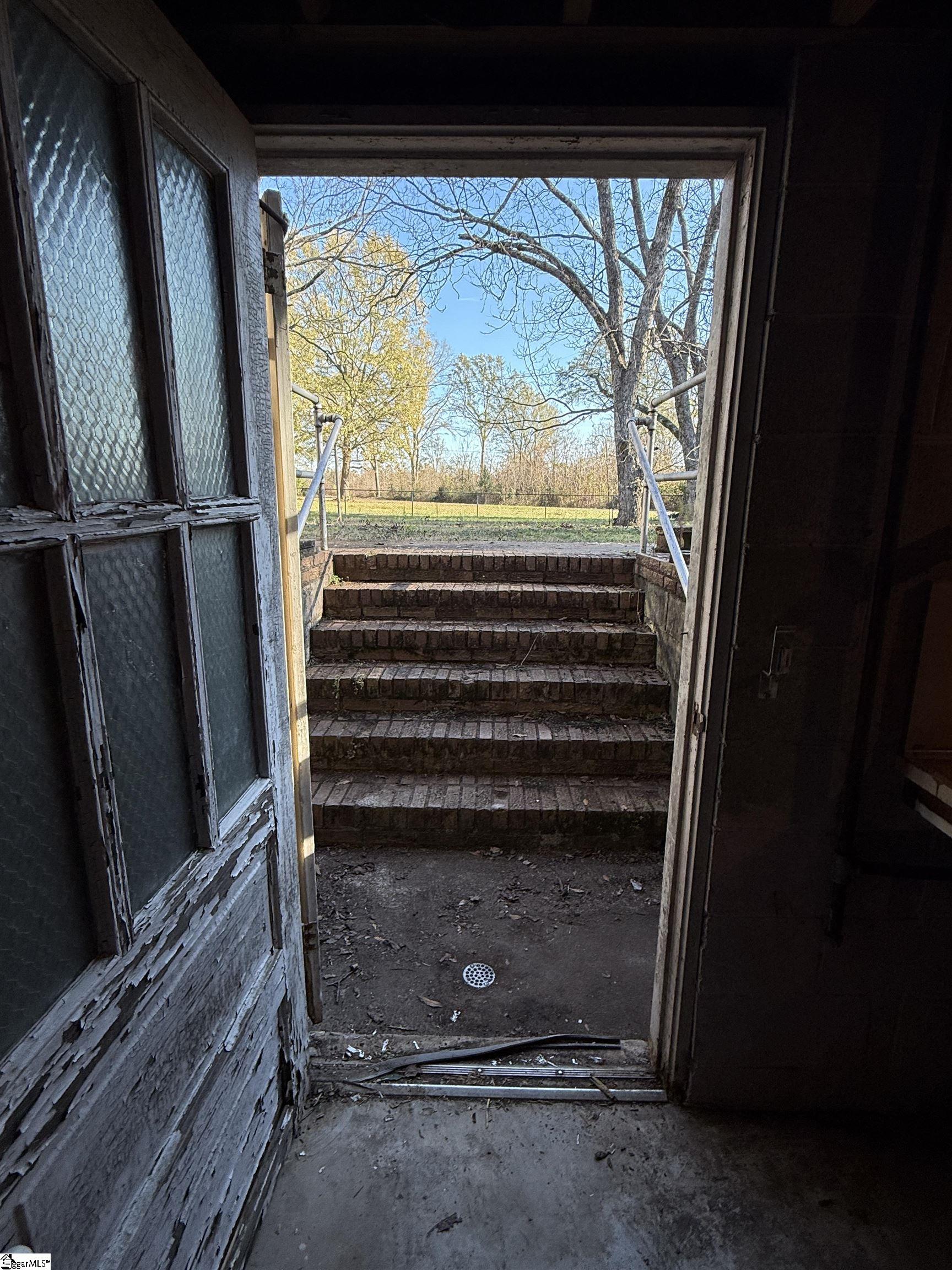 Clinton, South Carolina 29325, United States, 3 Bedrooms Bedrooms, ,2 BathroomsBathrooms,Residential,Active,252608