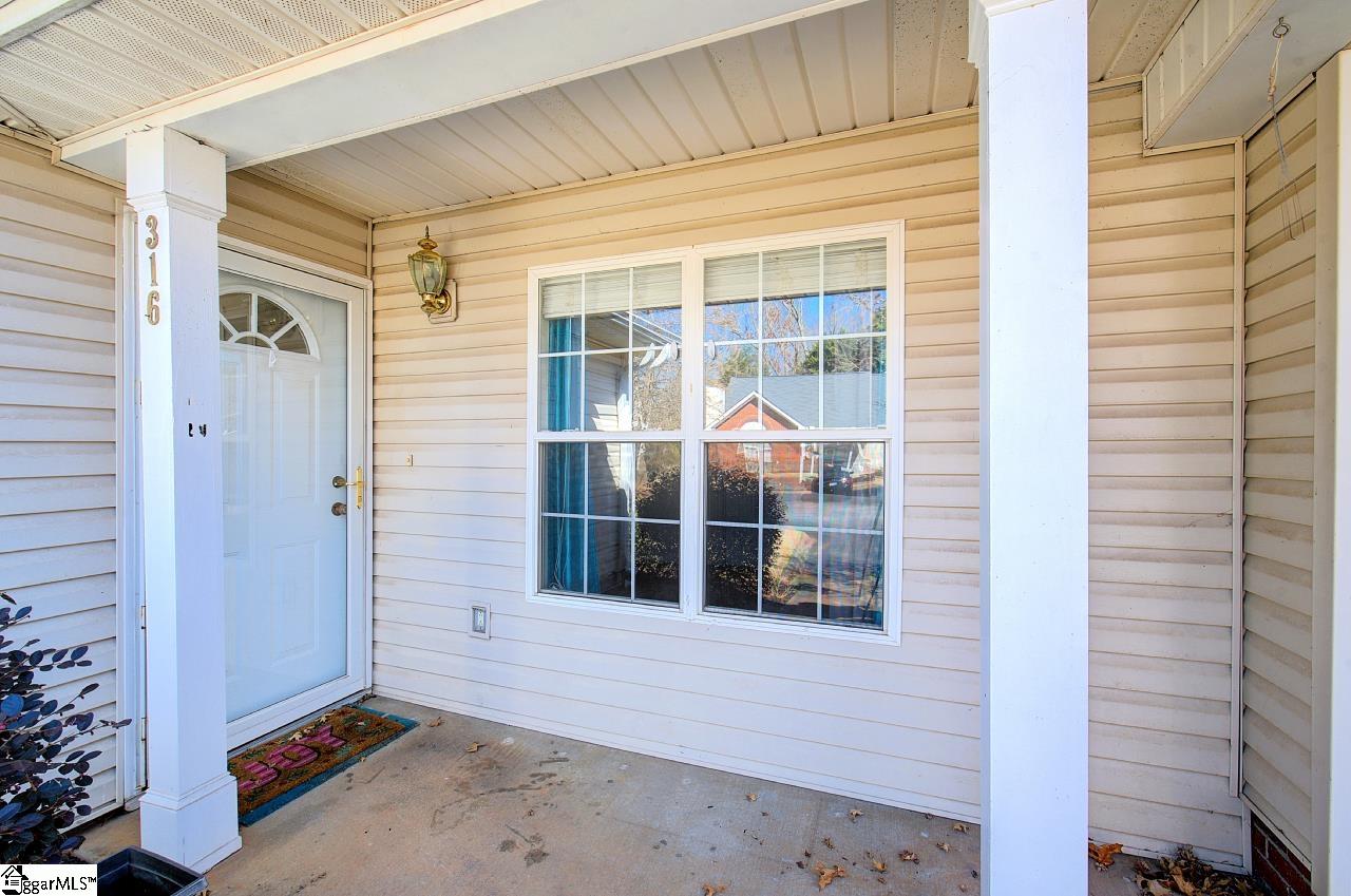 Greenville, South Carolina 29607, United States, 2 Bedrooms Bedrooms, ,2 BathroomsBathrooms,Residential,Active,91590