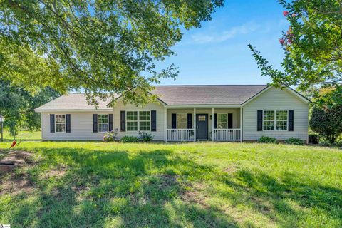 Photo of 410 Benjamin Reid Court, Duncan, SC 29334 (MLS # 1595450)
