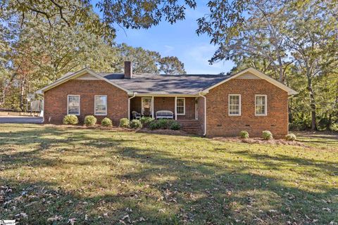 Photo of 613 Sulphur Springs Road, Greenville, SC 29617 (MLS # 1572913)