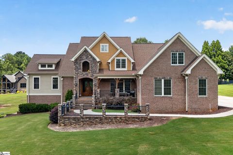 Photo of 204 Willow Wind Court, Easley, SC 29642 (MLS # 1596848)