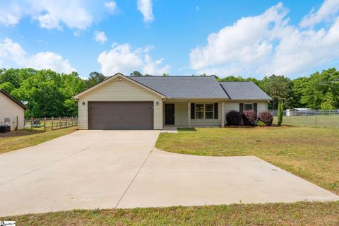 Photo of 285 Metric Road, Laurens, SC 29630 (MLS # 1590147)
