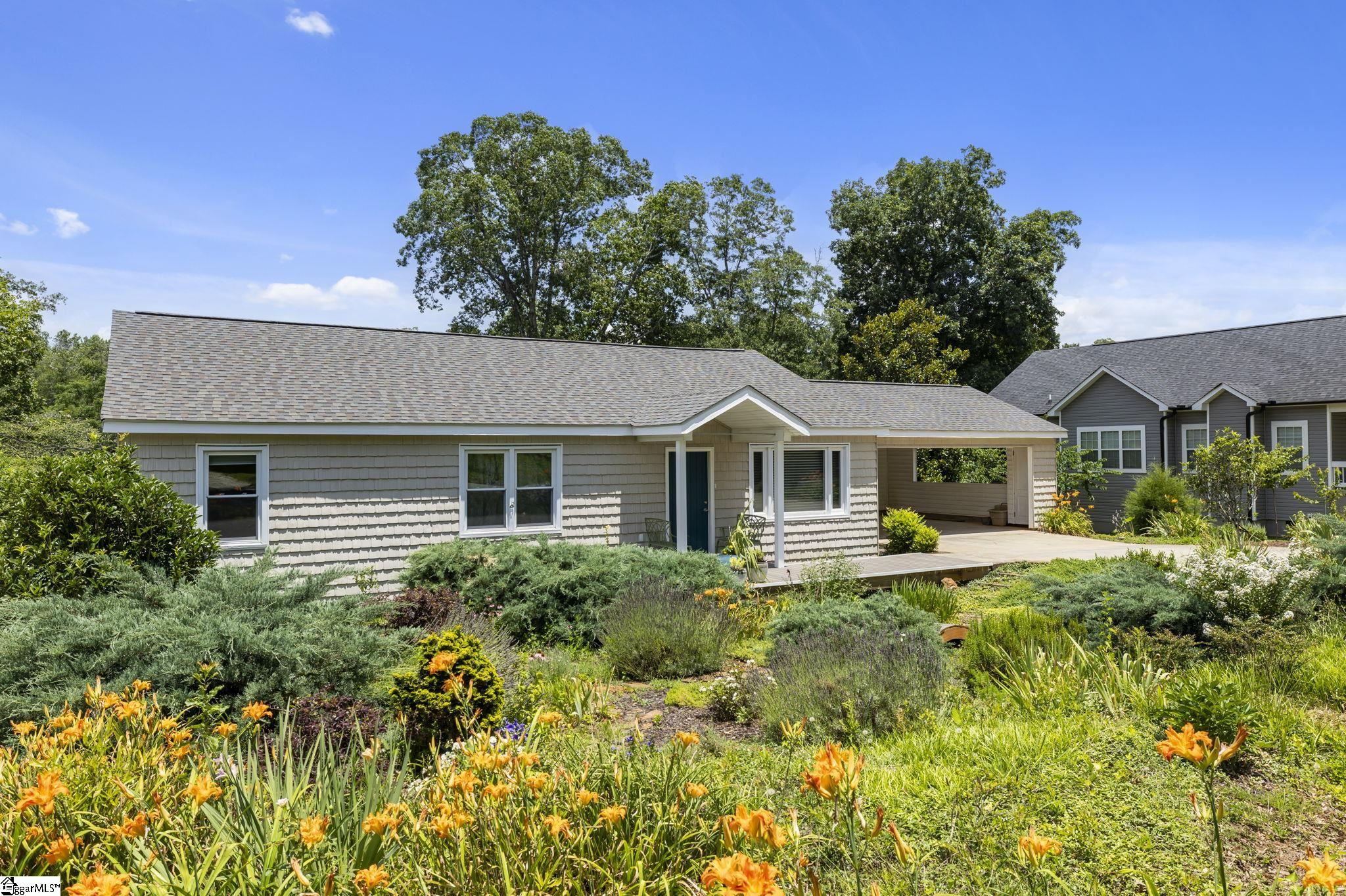 Greenville, South Carolina 29617, United States, 3 Bedrooms Bedrooms, ,2 BathroomsBathrooms,Residential,Contingent,217681