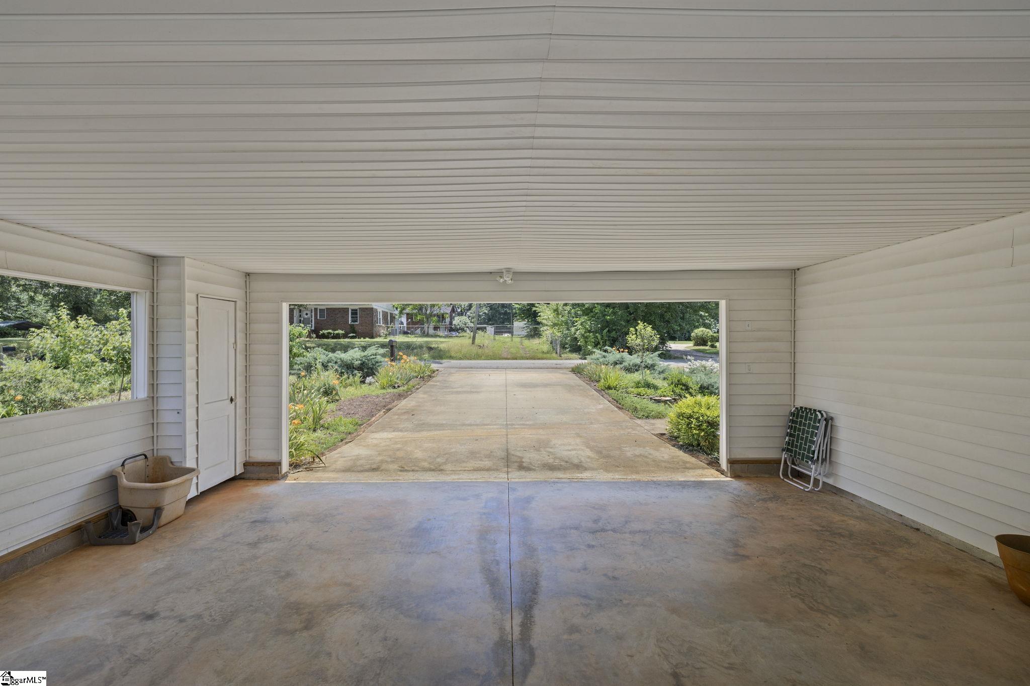 Greenville, South Carolina 29617, United States, 3 Bedrooms Bedrooms, ,2 BathroomsBathrooms,Residential,Contingent,217681