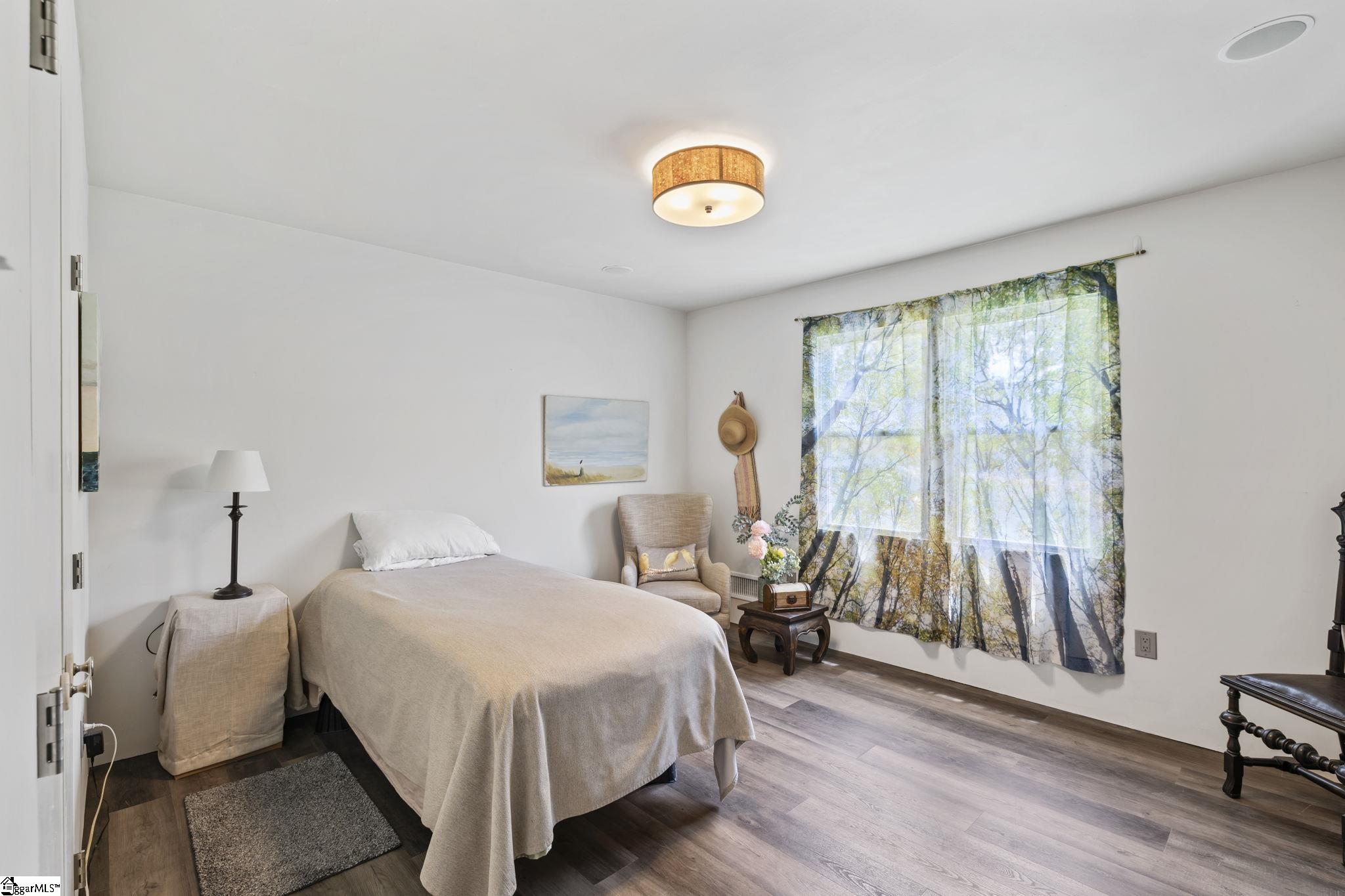 Greenville, South Carolina 29617, United States, 3 Bedrooms Bedrooms, ,2 BathroomsBathrooms,Residential,Contingent,217681