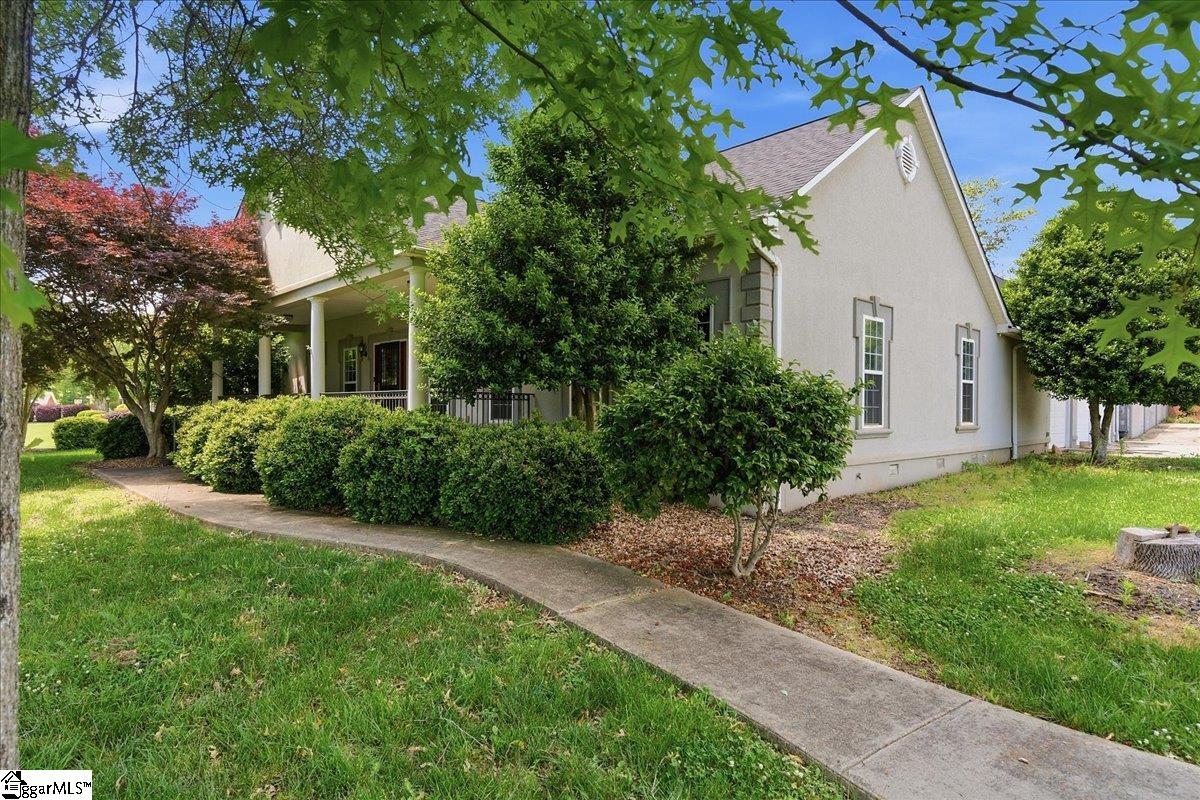 212 Watersedge Drive