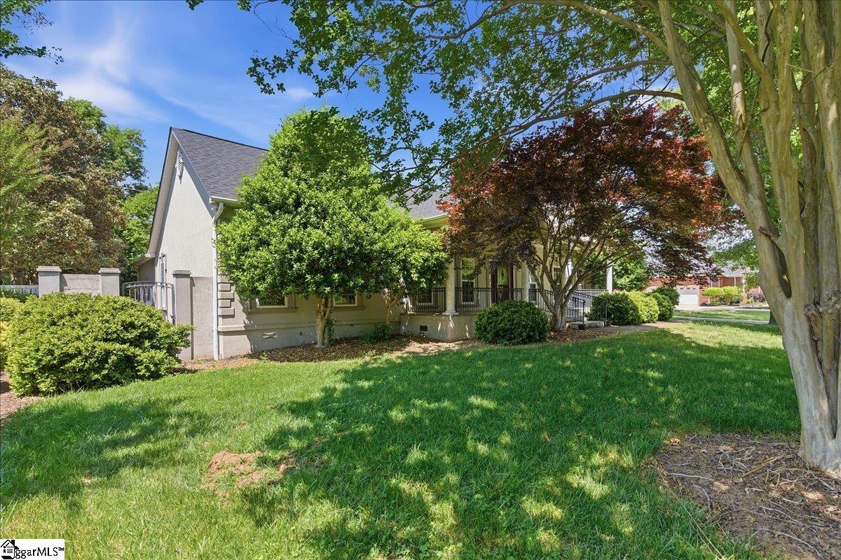 212 Watersedge Drive