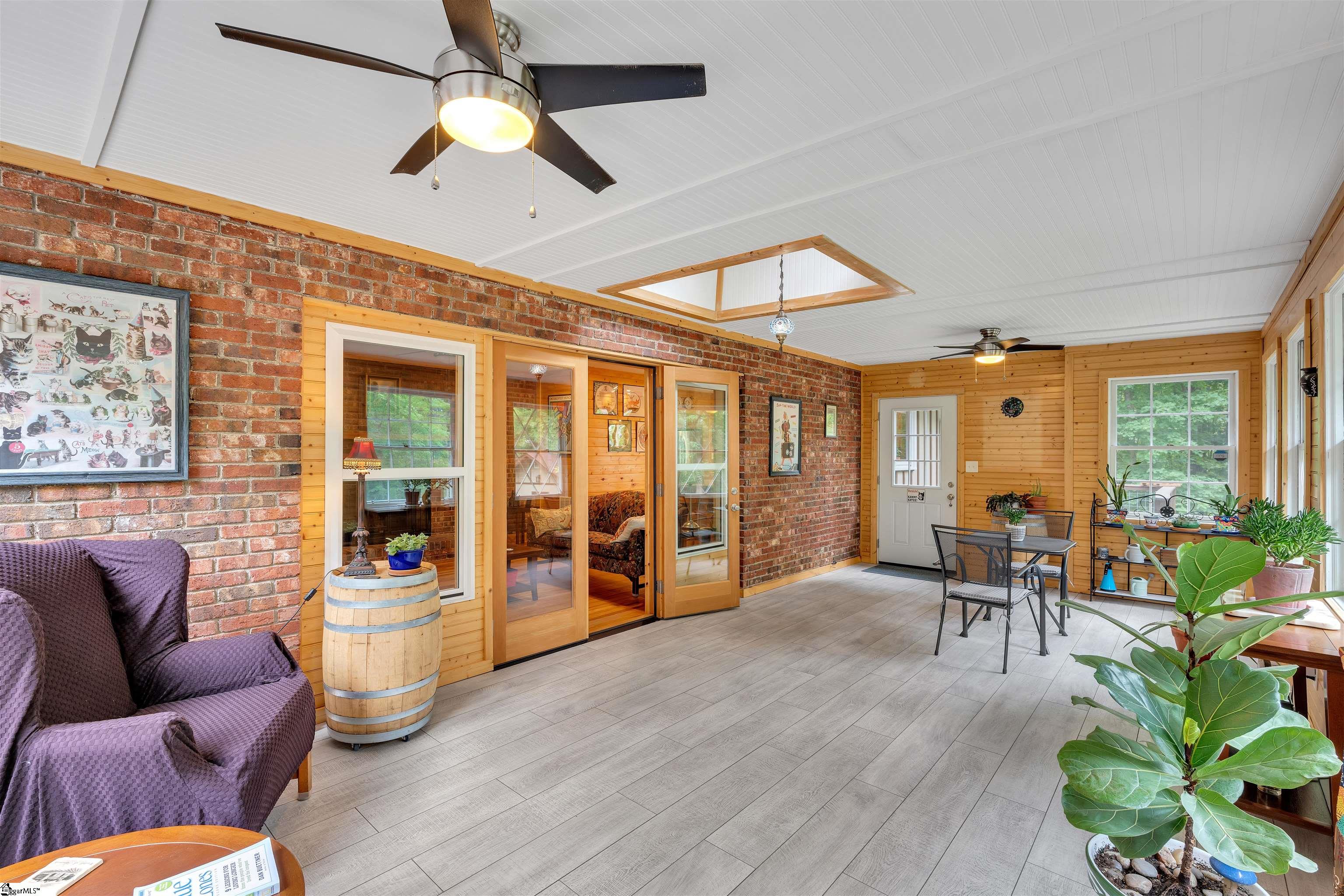 Greenville, South Carolina 29609, United States, 3 Bedrooms Bedrooms, ,2 BathroomsBathrooms,Residential,Contingent,143780