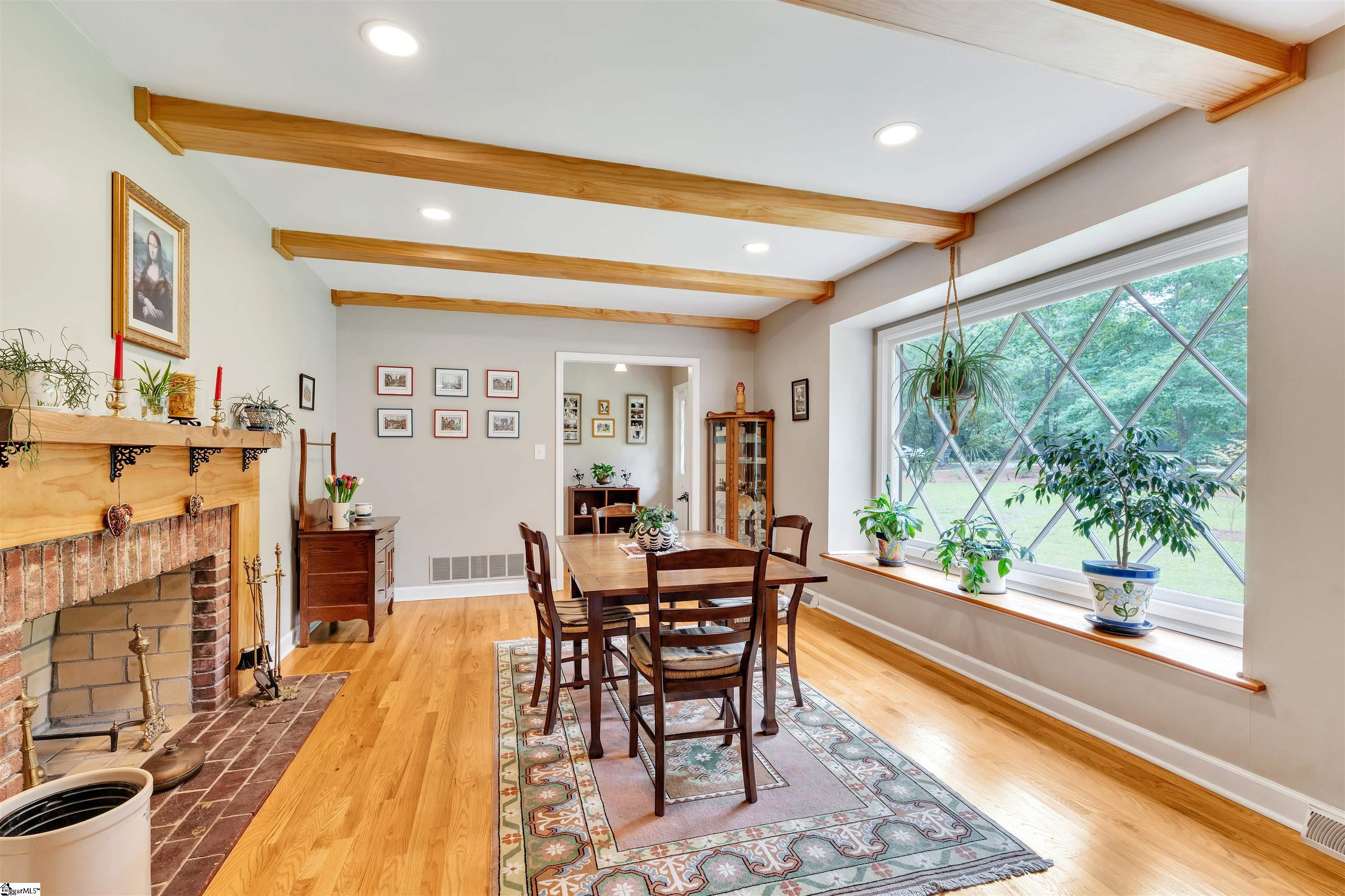 Greenville, South Carolina 29609, United States, 3 Bedrooms Bedrooms, ,2 BathroomsBathrooms,Residential,Contingent,143780