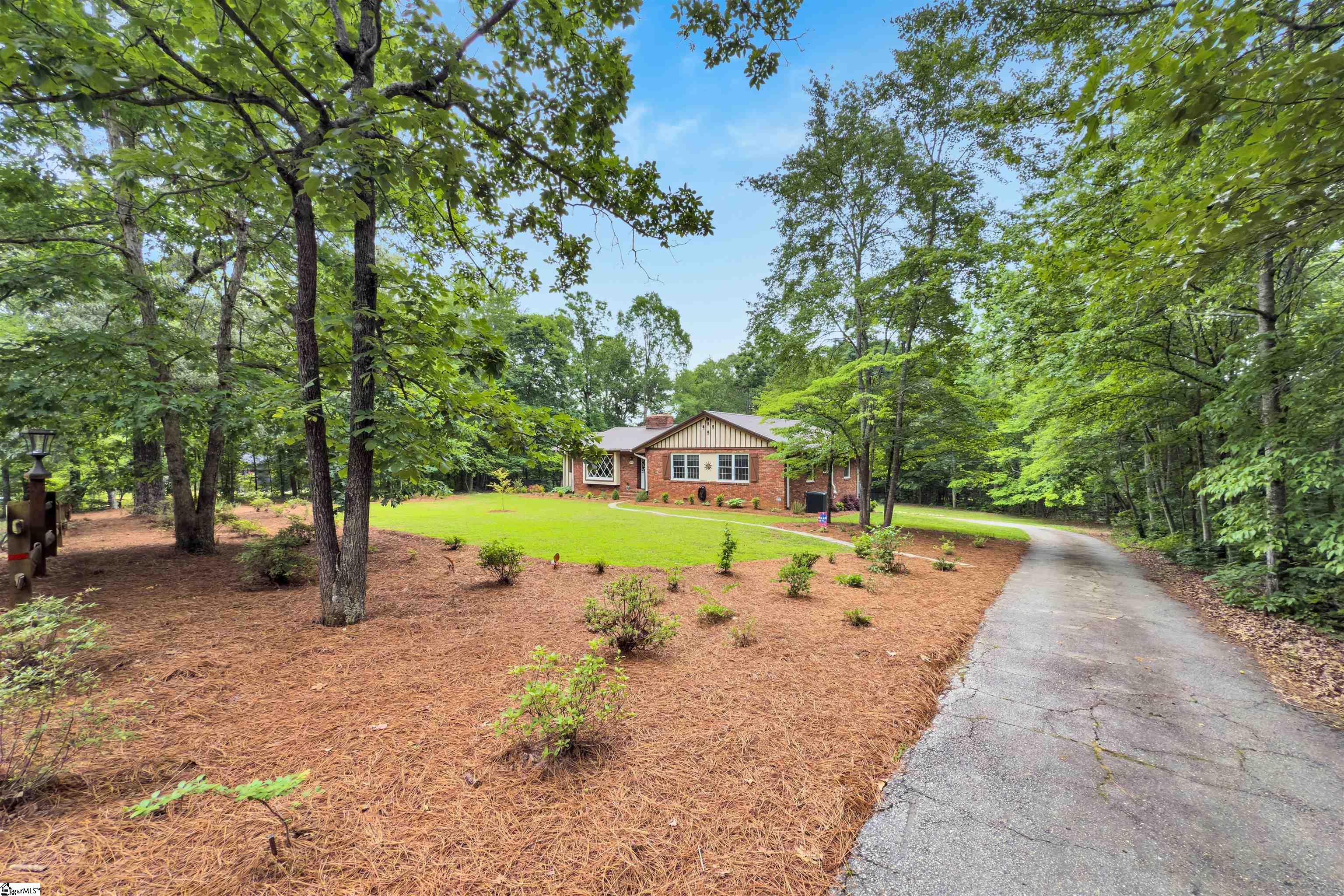 Greenville, South Carolina 29609, United States, 3 Bedrooms Bedrooms, ,2 BathroomsBathrooms,Residential,Contingent,143780