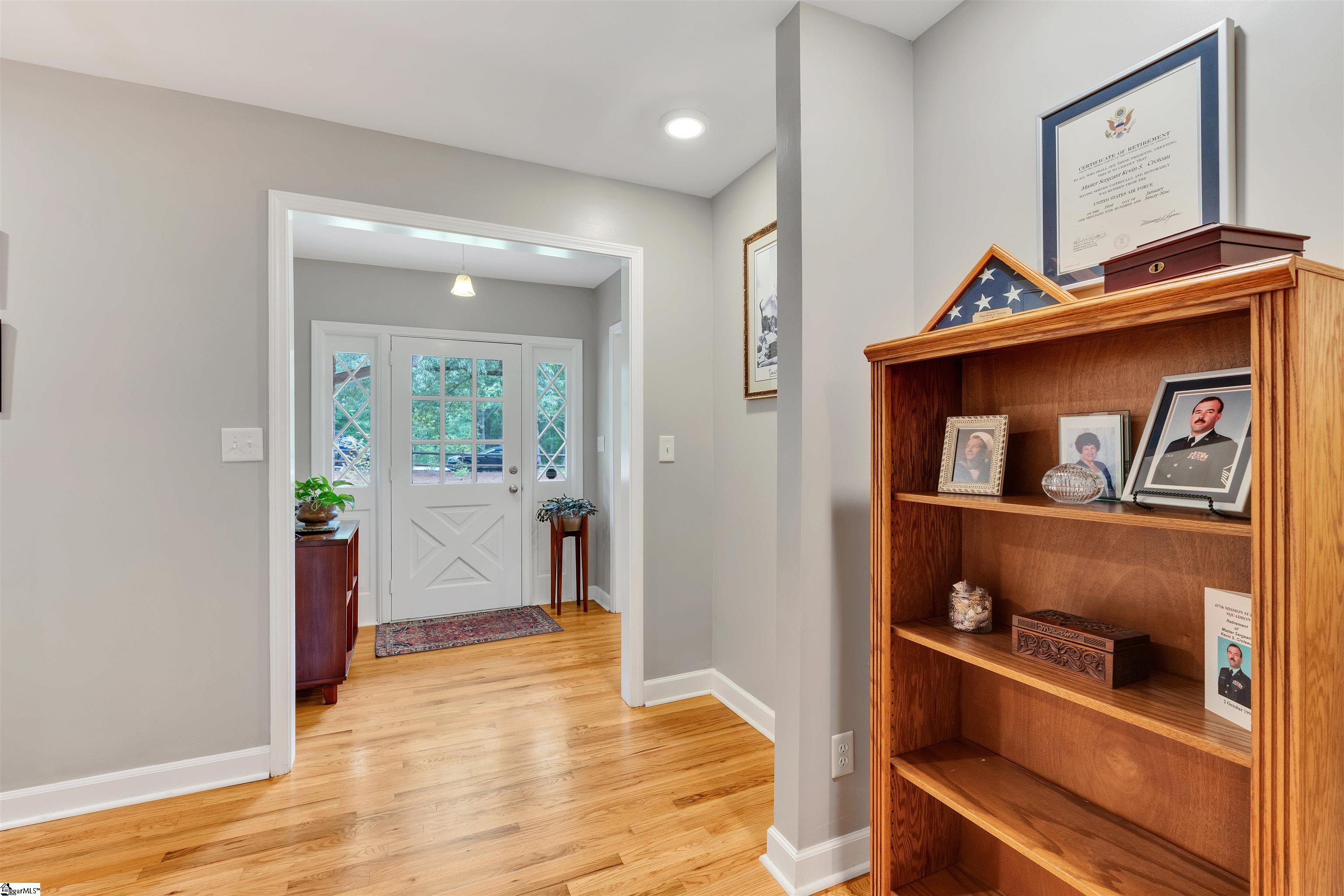 Greenville, South Carolina 29609, United States, 3 Bedrooms Bedrooms, ,2 BathroomsBathrooms,Residential,Contingent,143780