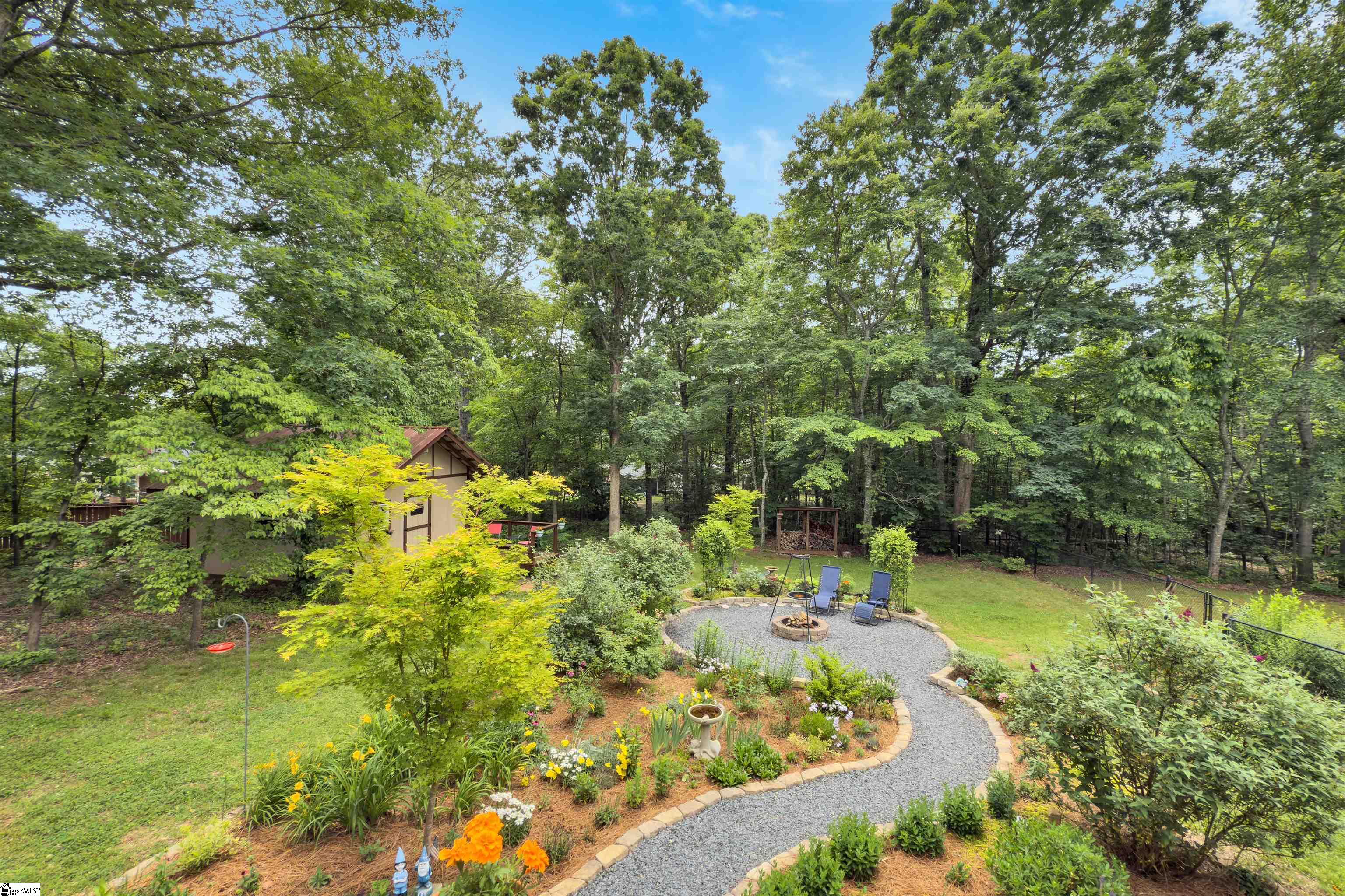 Greenville, South Carolina 29609, United States, 3 Bedrooms Bedrooms, ,2 BathroomsBathrooms,Residential,Contingent,143780