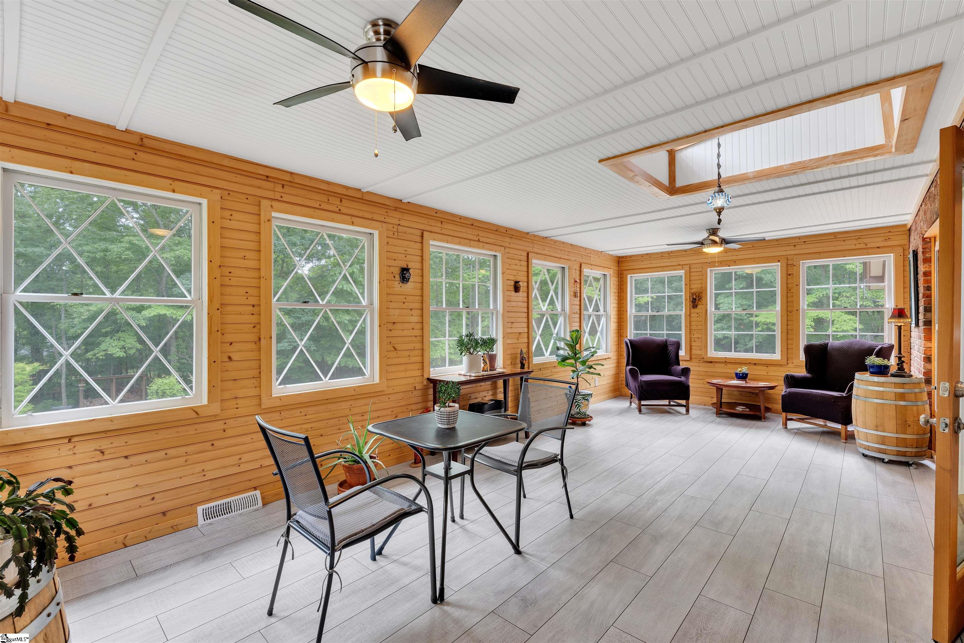 Greenville, South Carolina 29609, United States, 3 Bedrooms Bedrooms, ,2 BathroomsBathrooms,Residential,Contingent,143780