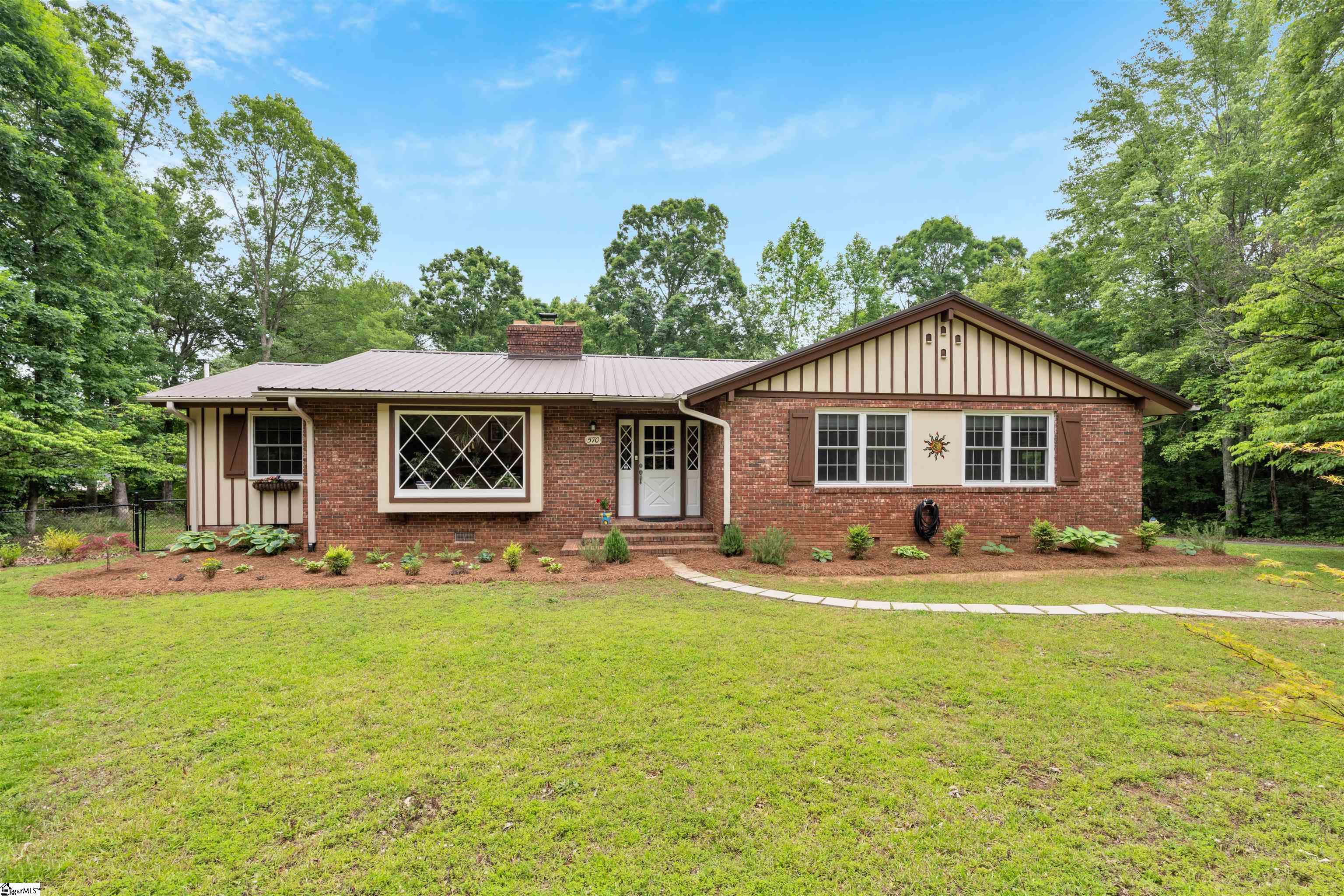 Greenville, South Carolina 29609, United States, 3 Bedrooms Bedrooms, ,2 BathroomsBathrooms,Residential,Contingent,143780