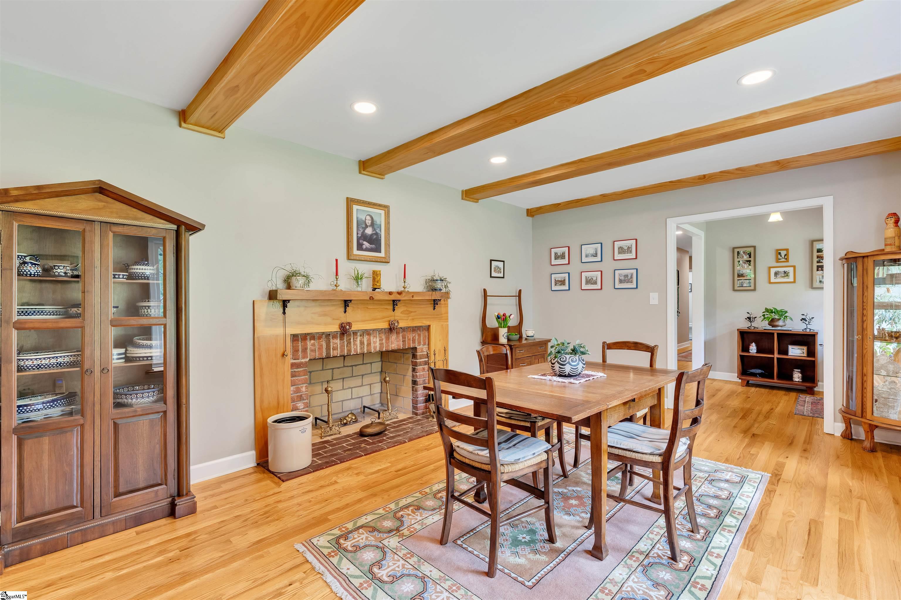 Greenville, South Carolina 29609, United States, 3 Bedrooms Bedrooms, ,2 BathroomsBathrooms,Residential,Contingent,143780