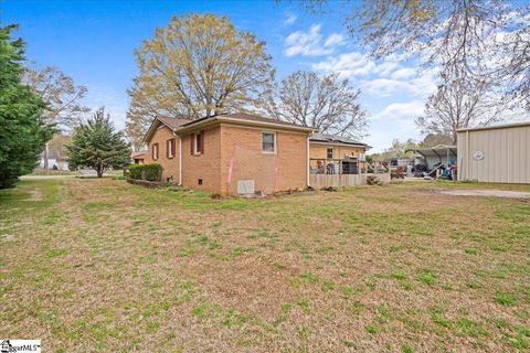 A home in Chesnee