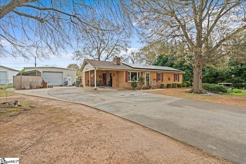 A home in Chesnee