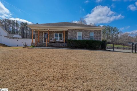Photo of 611 Pearson Town Road, Moore, SC 29369 (MLS # 1583845)