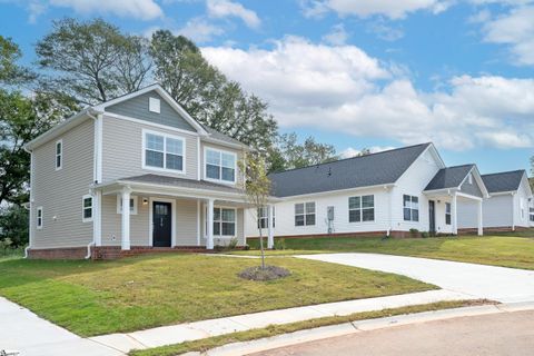 Photo of 214 Waltham Court, Greenville, SC 29617 (MLS # 1572723)
