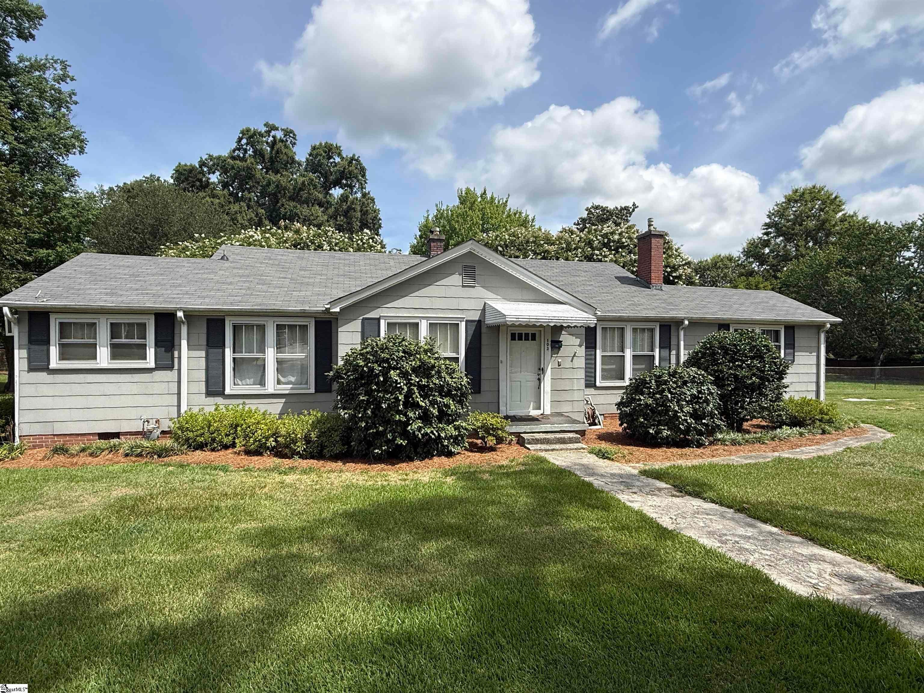 103 S Woodrow Street, Clinton, SC, 29325