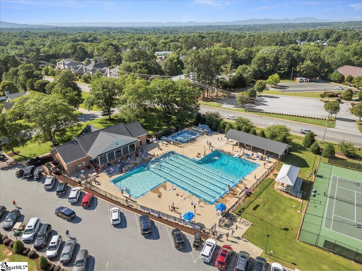 Greer, South Carolina 29650, United States, 5 Bedrooms Bedrooms, ,4 BathroomsBathrooms,Residential,Contingent,135808