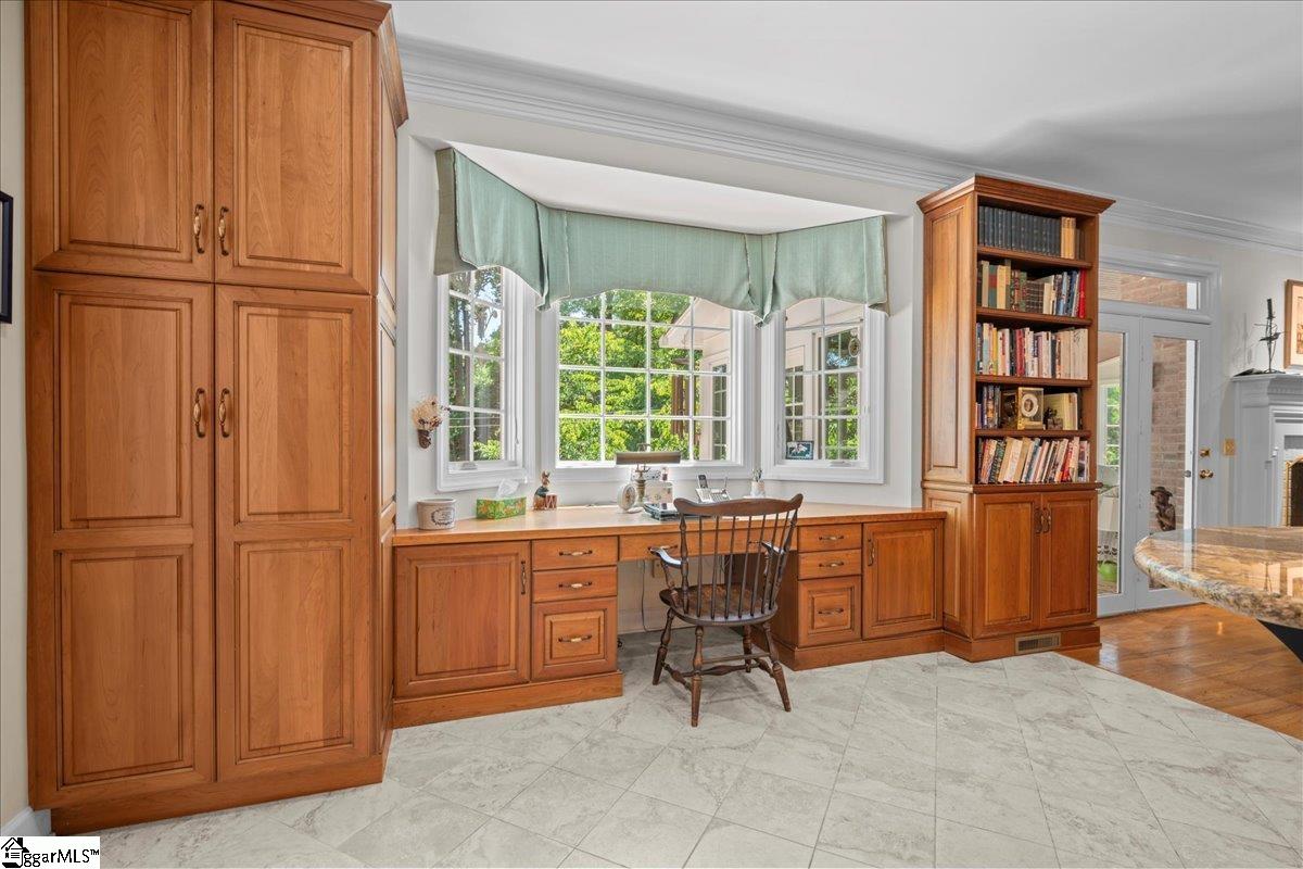 Greer, South Carolina 29650, United States, 5 Bedrooms Bedrooms, ,4 BathroomsBathrooms,Residential,Contingent,135808