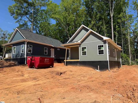 Photo of 119 Wolf King Way, Woodruff, SC 29388 (MLS # 1589711)