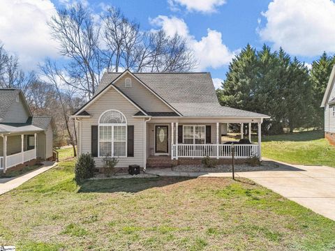 Photo of 214 Coolwater Court, Boiling Springs, SC 29316 (MLS # 1584202)