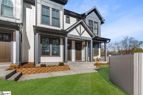 Photo of 9 Hawthorne Lane Unit 105, Greenville, SC 29605 (MLS # 1586411)