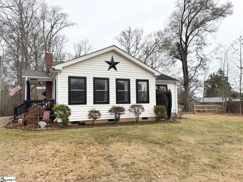 Photo of 1725 W Georgia Road, Woodruff, SC 29388 (MLS # 1577365)