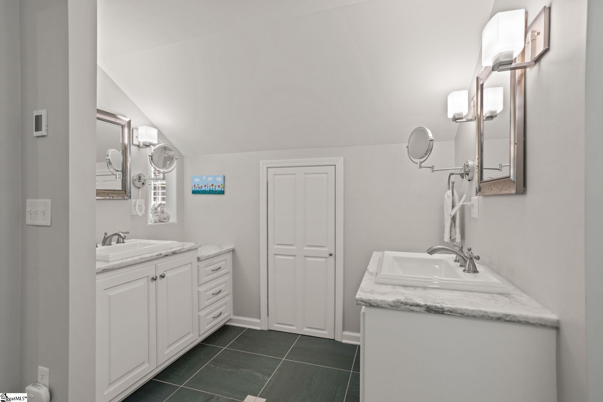 Greenville, South Carolina 29615, United States, 3 Bedrooms Bedrooms, ,3 BathroomsBathrooms,Residential,Active,236657