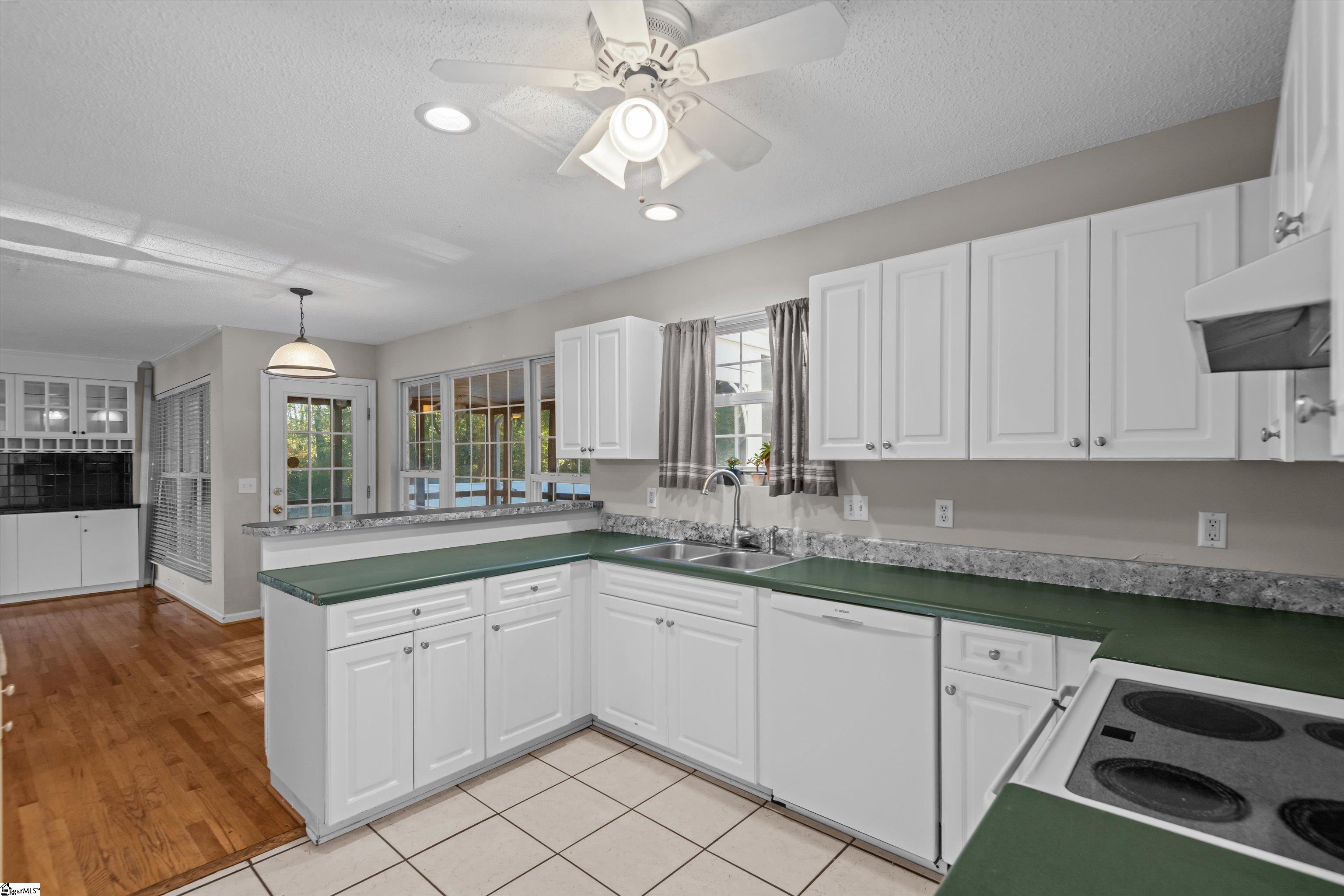 Anderson, South Carolina 29621, United States, 4 Bedrooms Bedrooms, ,3 BathroomsBathrooms,Residential,Active,234851