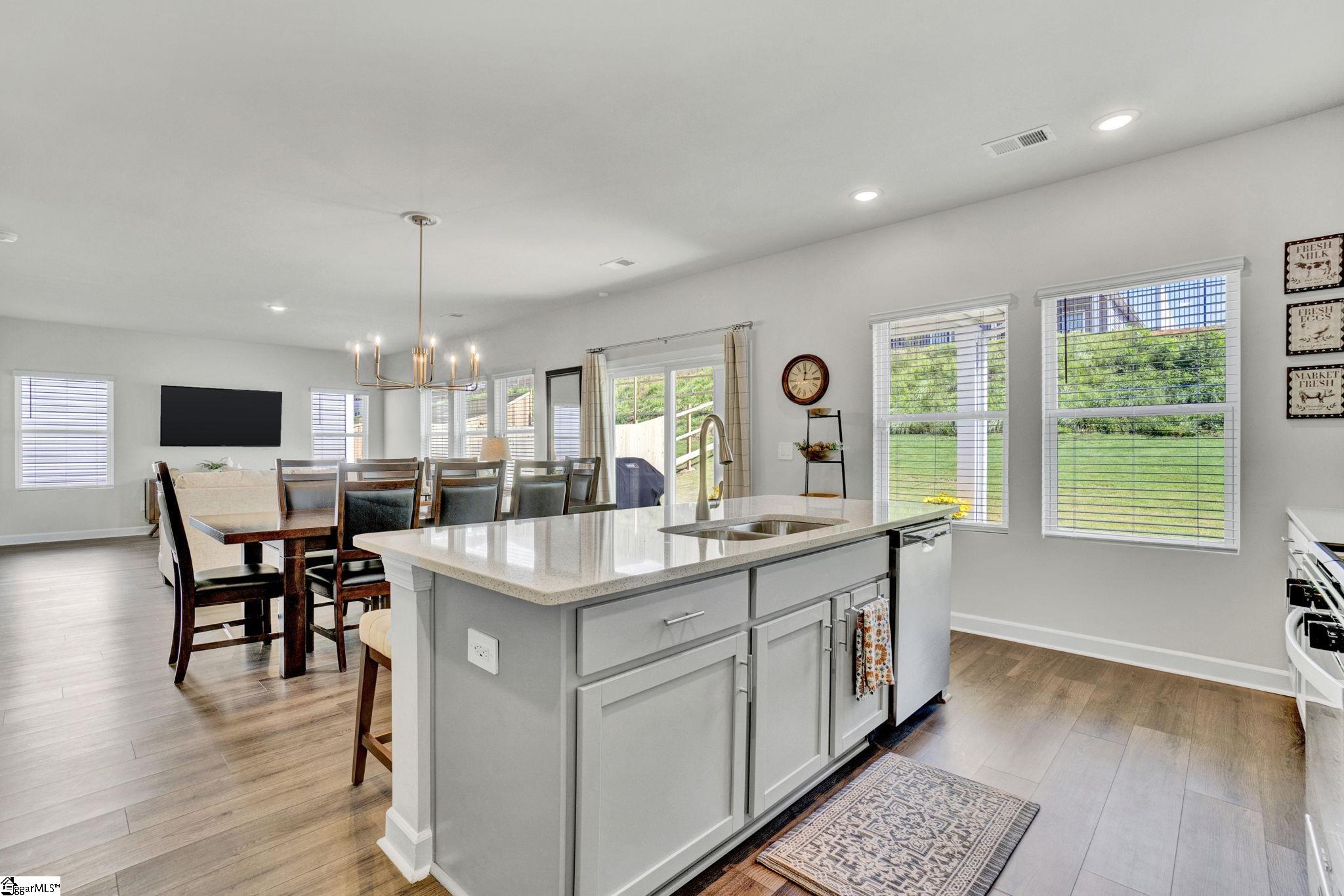 Gray Court, South Carolina 29645, United States, 4 Bedrooms Bedrooms, ,3 BathroomsBathrooms,Residential,Active,208101