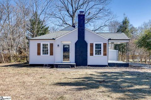 Photo of 26 Broad Vista Boulevard, Taylors, SC 29687 (MLS # 1582007)