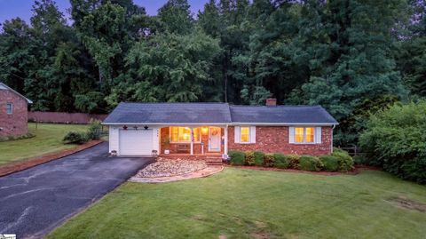 Photo of 549 Barnwell Road, Spartanburg, SC 29303 (MLS # 1593154)