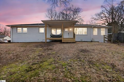 Photo of 322 Piedmont Park Road, Greenville, SC 29609 (MLS # 1582332)