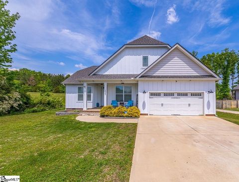 725 Lightwood Knot Road Woodruff SC 29388