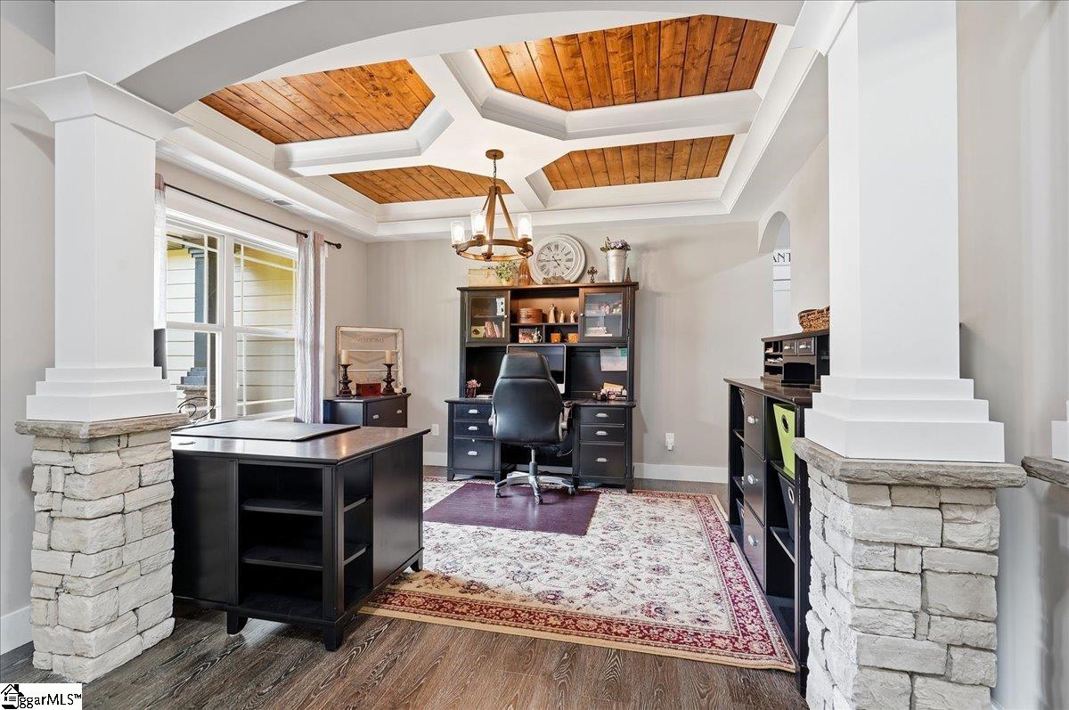 3044 English Cottage Way