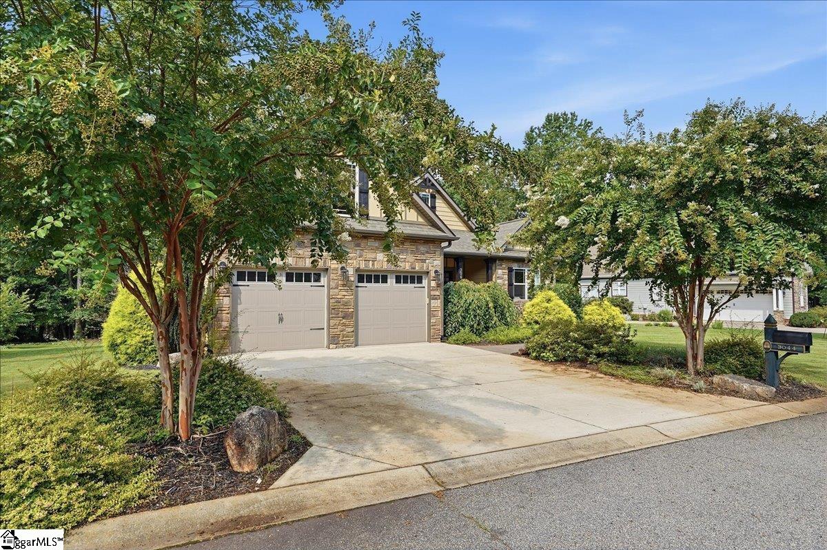 3044 English Cottage Way