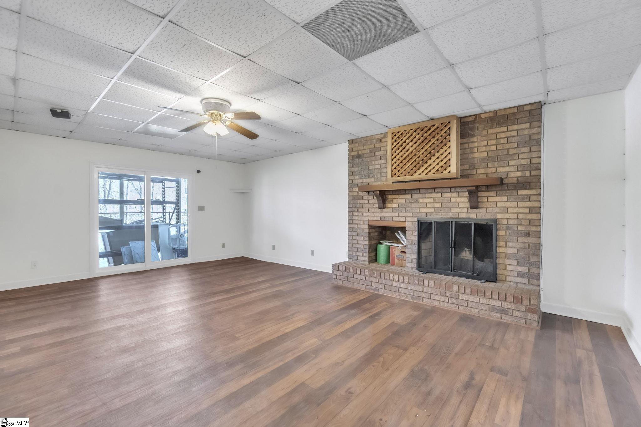 402 Shady Point