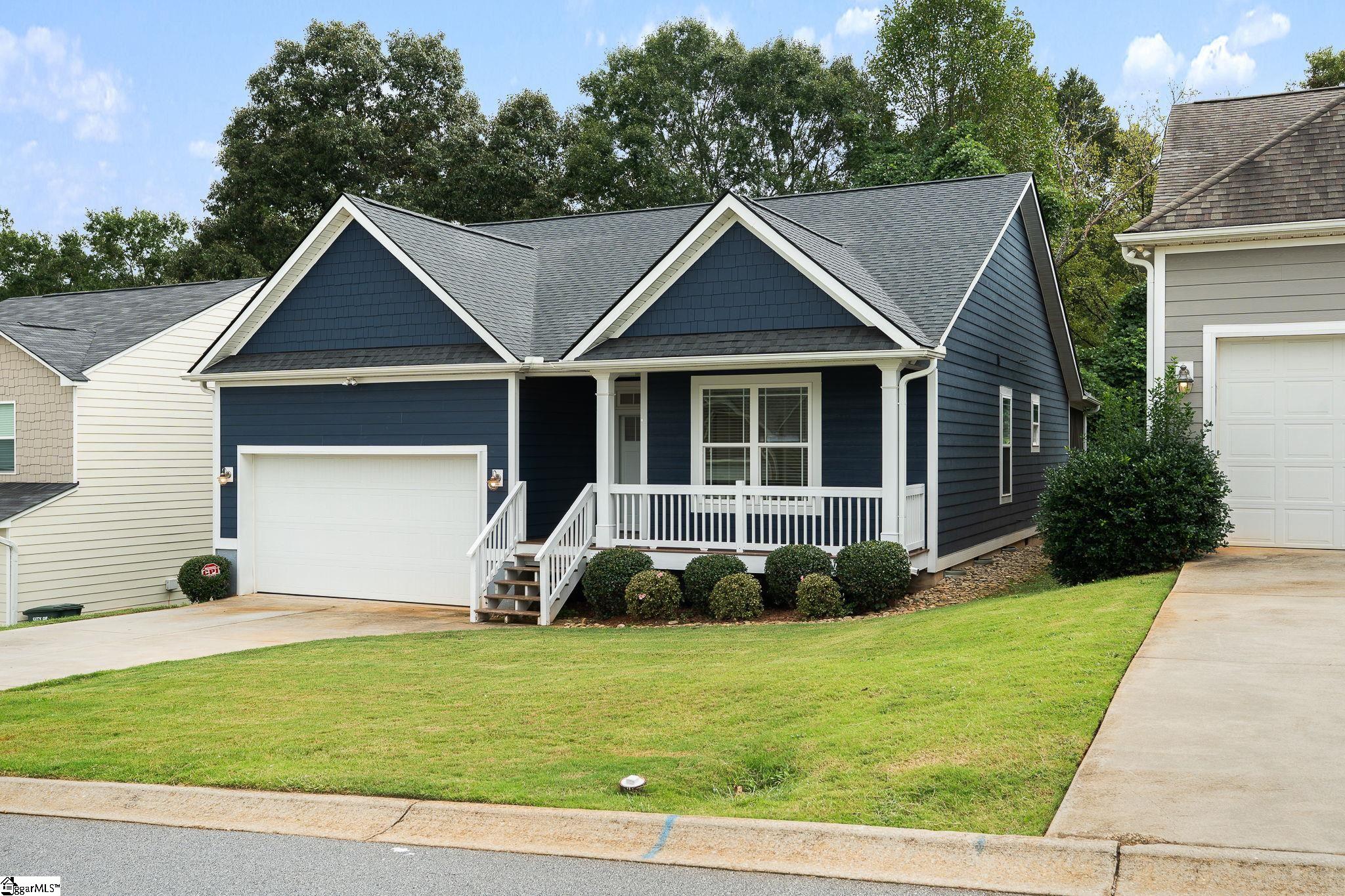 126 Colonial Walk